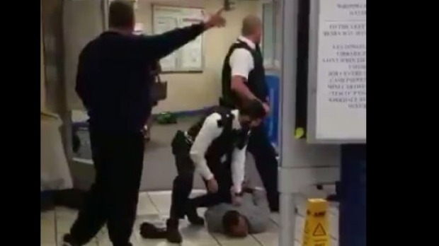 3 Stabbed In Londons Tube Station Police Suspects Terrorism Act