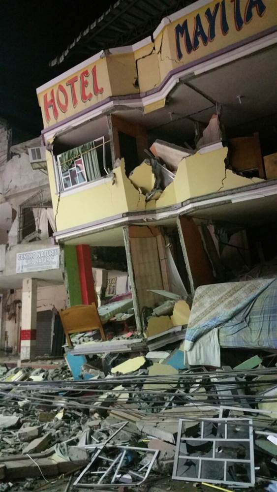 BREAKING After Japan’s Powerful Earthquake A 7.8 Magnitude Hits Ecuador Half Ton Killed