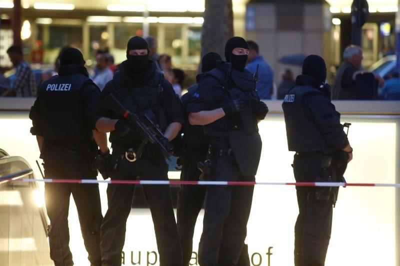 Munich Mall Shooting Ends Lone Gunman Shot Himself 9 People Killed