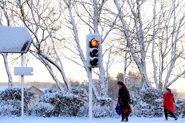 Scotland MET Yellow Warnings Heavy Snow Lightening 10C Temperature