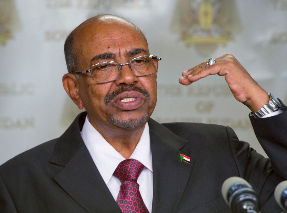Sudanese military raids deposed presidents house 1
