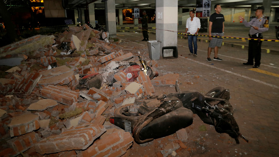 Indonesia earthquake Tsunami warning lifted